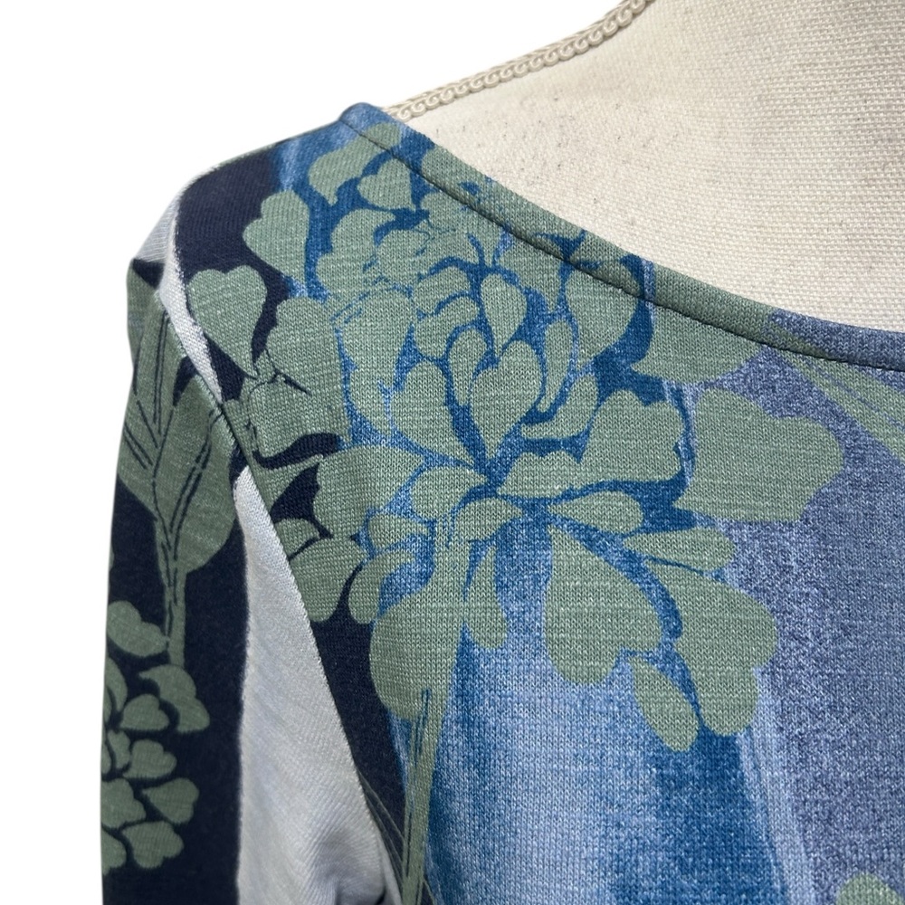Chico's Blue, Green & Navy Floral Stripe Scoop Neck Top 3/4 sleeve size large - Picture 4 of 9